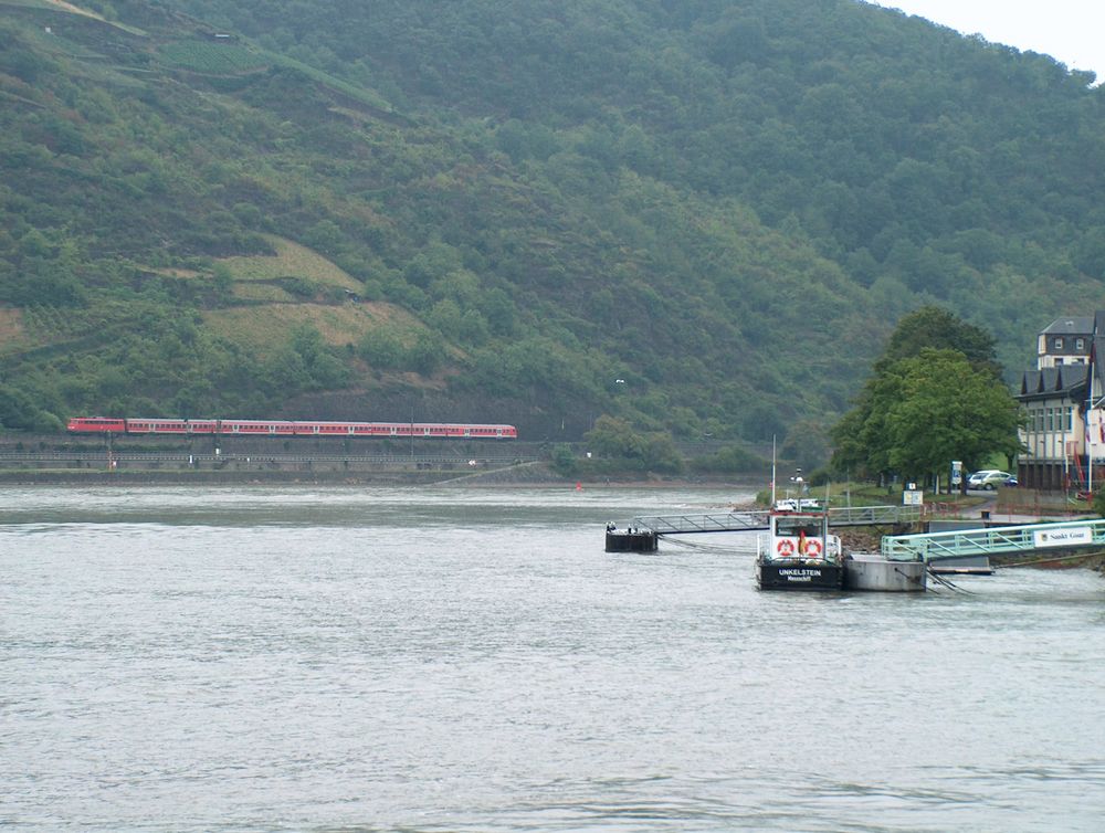 110er Ganitur am Rhein...