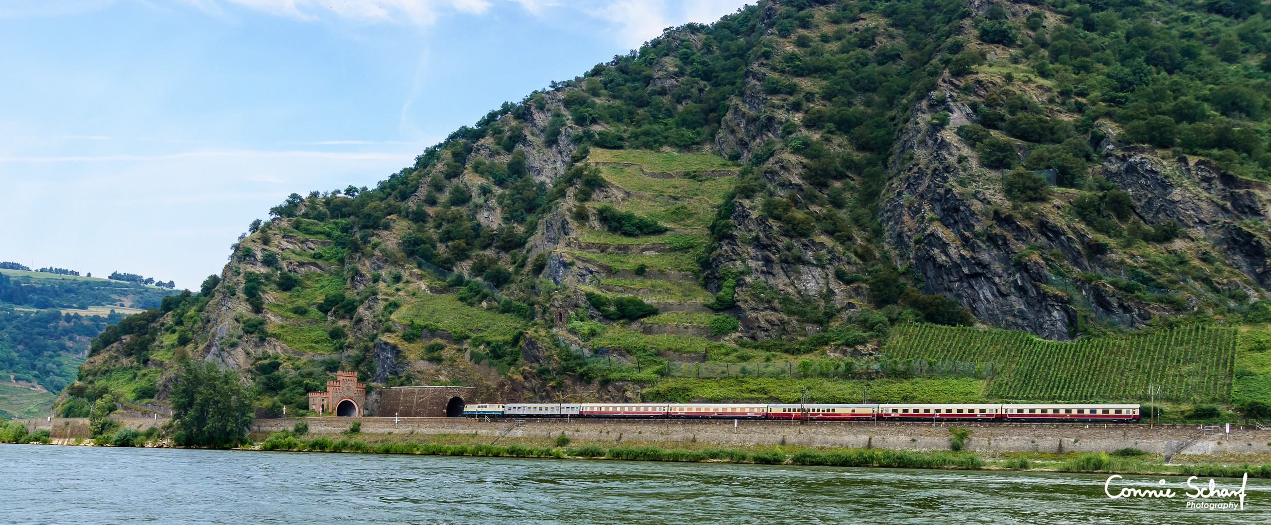 111 001 mit TEE auf dem Heimweg