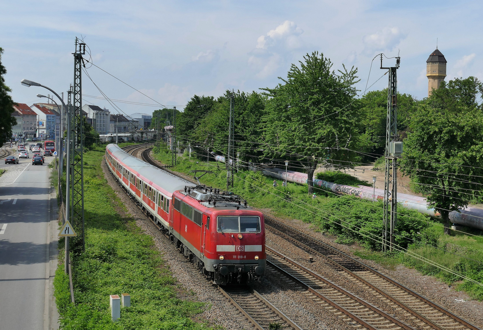 111 018 in Mannheim Neckarau