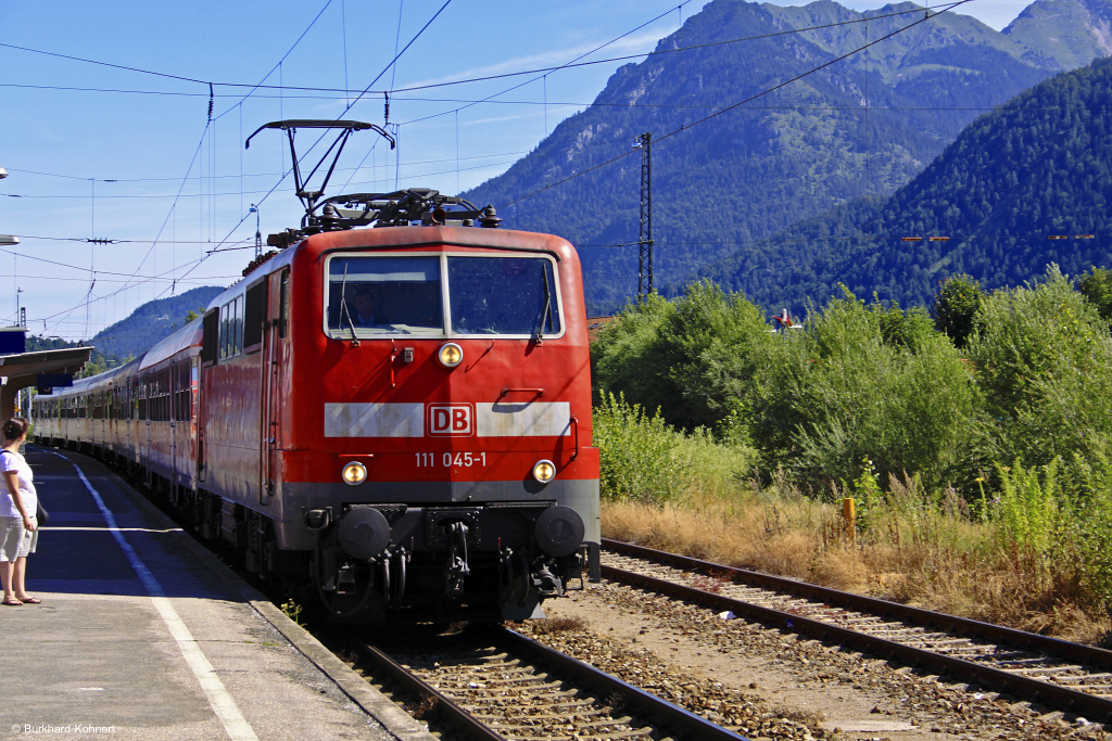111 045-1 im Bahnhof Mittenwald - 29.07.2009