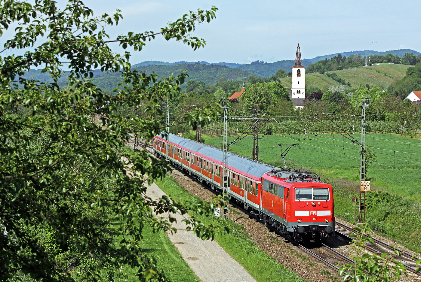 111 061 mit RB nach Basel