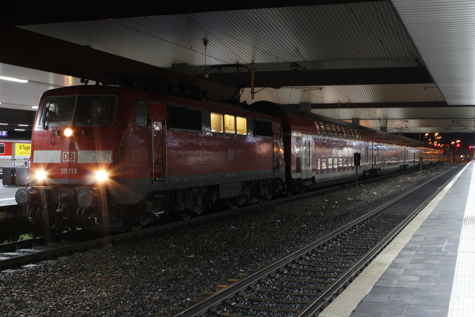 111 113 zog am 01.01.2014 den RE 1