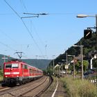 111-115 mit ihrem Verstärker RE nach Koblenz in Oberwesel