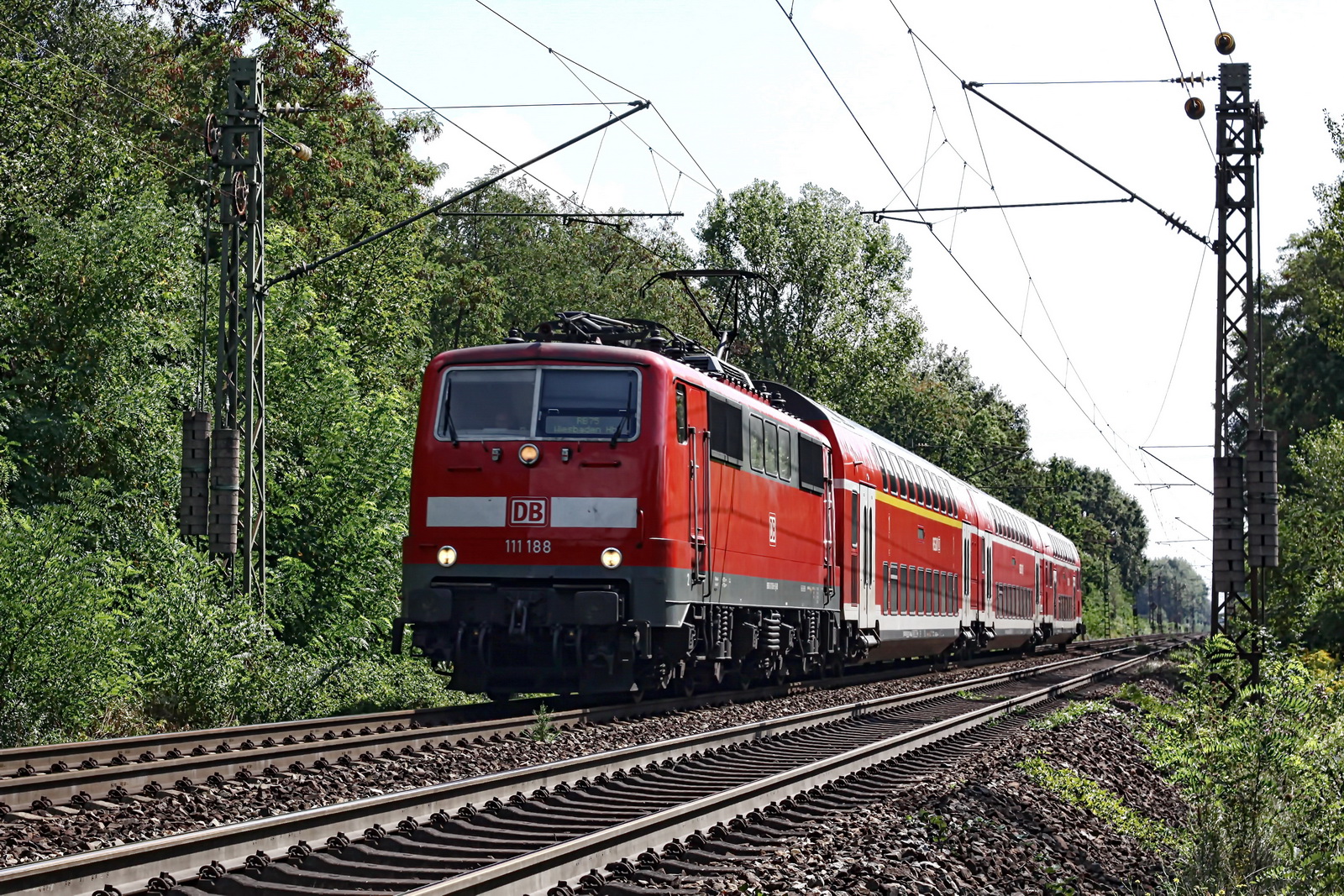 111 188 unterwegs mit RB75 in Richtung Wiesbaden