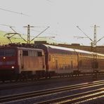 111 227 mit RE 4077