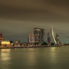 1119S-11232S Rotterdam Erasmusbrücke  mit Skyline Lichtstimmung über dem Rhein