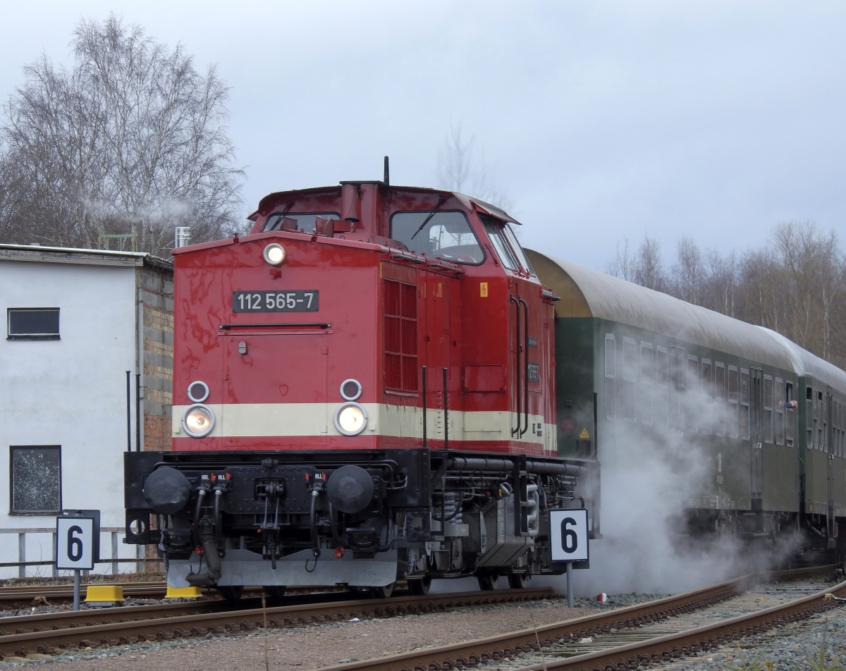 112 565 mit Sonderzug in Falkenstein Vogtland