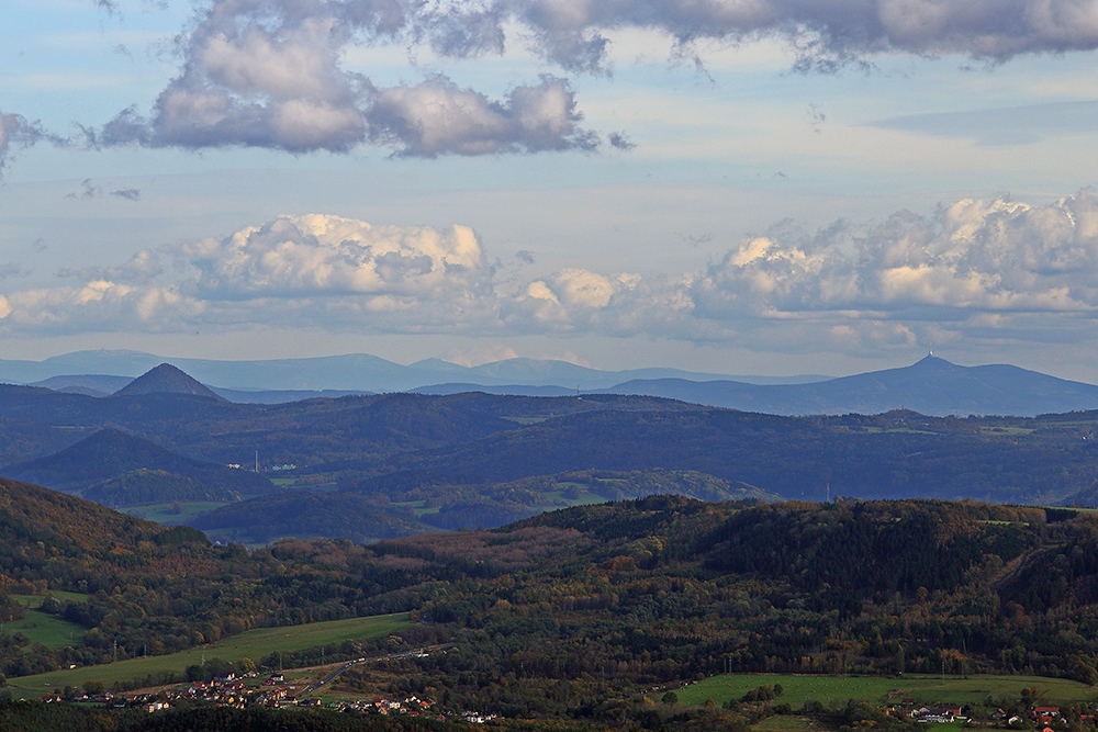 115km Blick ins Riesengebirge zur Schneekoppe