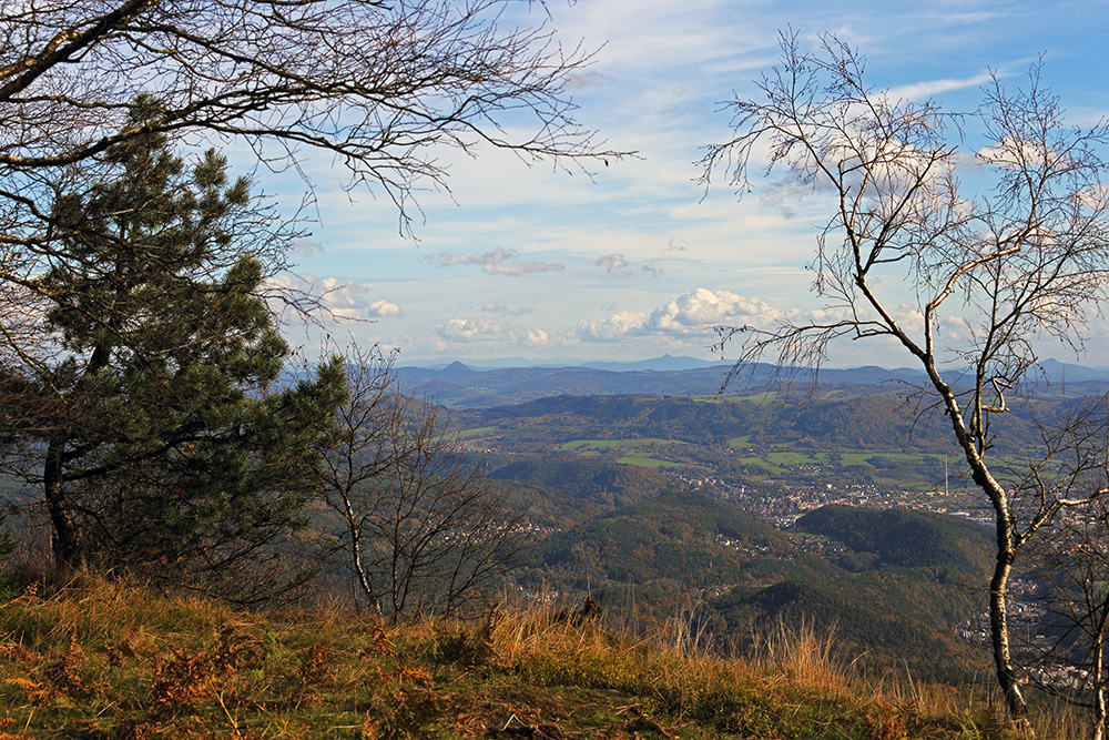 115km Durchblick zur Schneekoppe vom höchsten Gipfel des Elbsandsteingebirges Teil 2