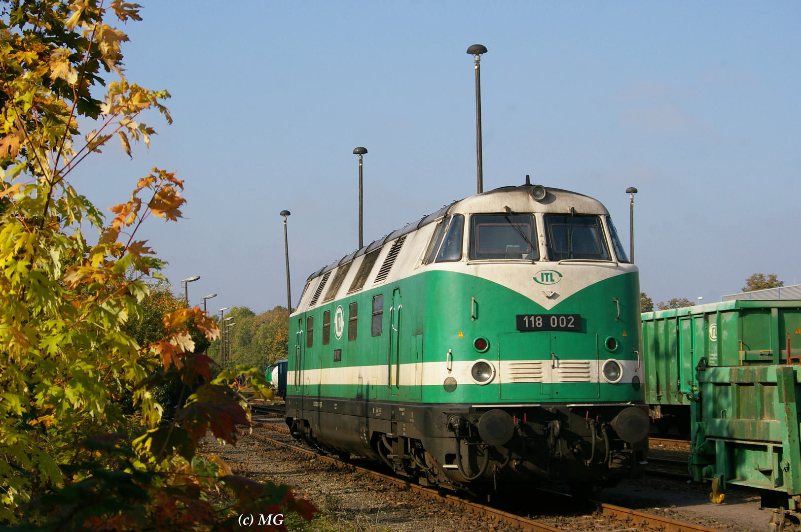 118 002 beim herbstlichen Sonnenbad