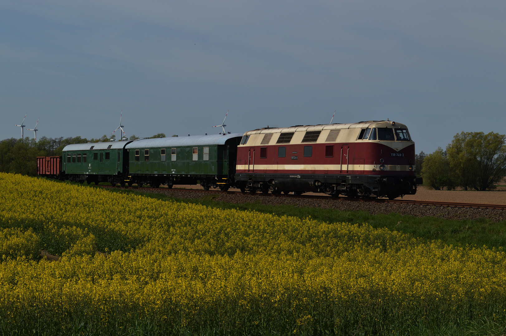 118 748-3 auf Abschiedsfahrt durch Mecklenburg