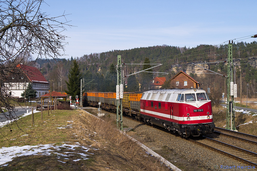 118 770-7 mit dem leeren Kokszug nach CZ bei Rathen am 23.03.2013