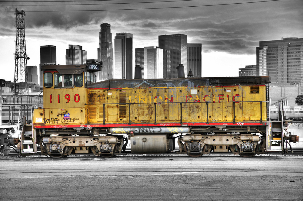 1190 auf gleisen vor los angeles hdr