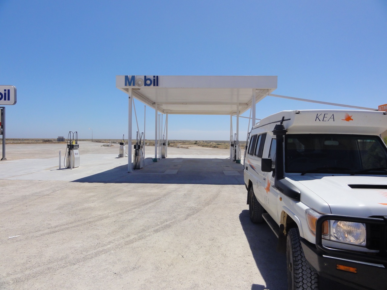 _11Madura-Fowlers Bay 125 Nullarbor Roadhouse