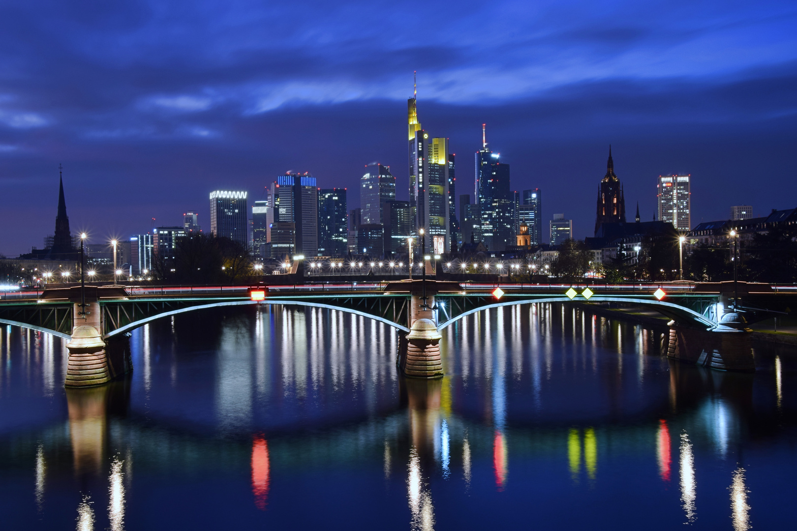 12-2021 Skyline Frankfurt