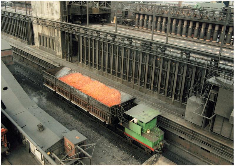 12 t Hüttenkoks auf dem Weg zum Löschturm