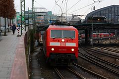 120 118 mit IC am Hauptbahnhof-Hamburg