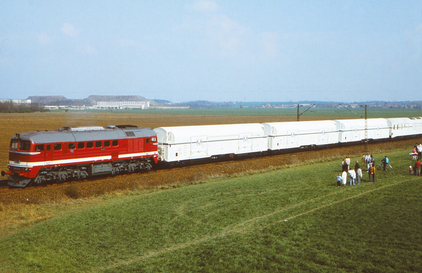 120 343 Maschinenkühlzug vom Wagonbau-Dessau ...