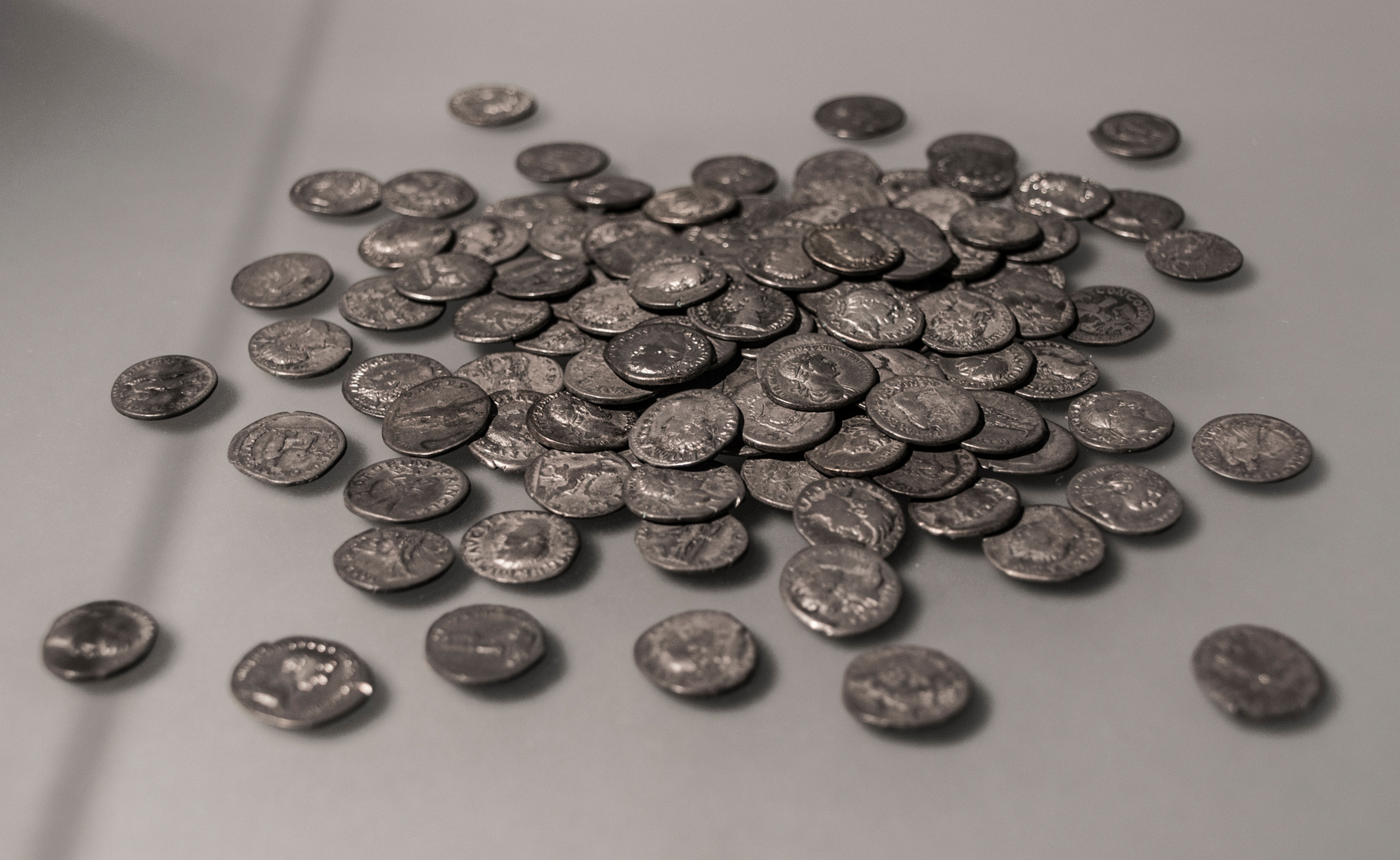 121 römische Silbermünzen (Denare)