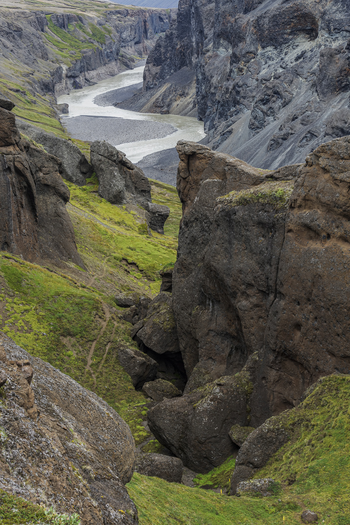 1260 Schlucht Skessugjá