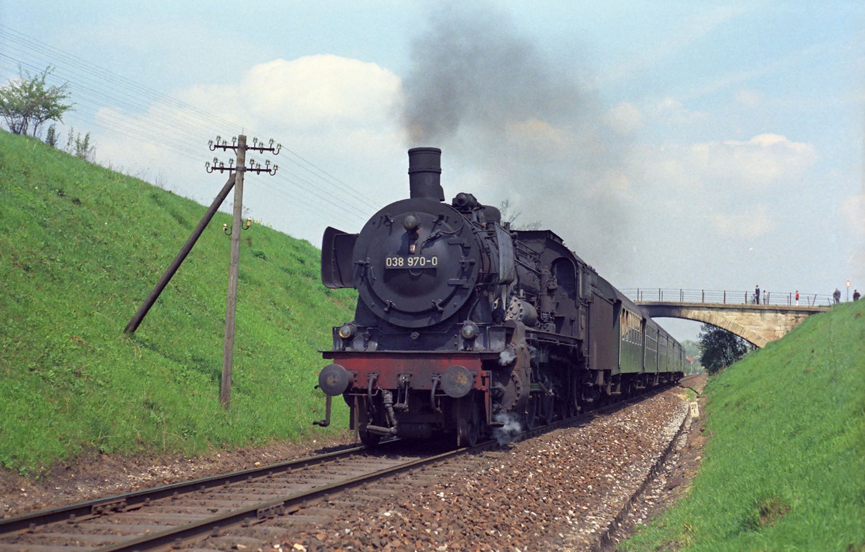 1264-Deutschland-DB-038_970-bei_Hechingen-19700524-1