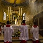 13 - Domenica di Pasqua, Incensazione all'elevazione dell'Ostia consacrata