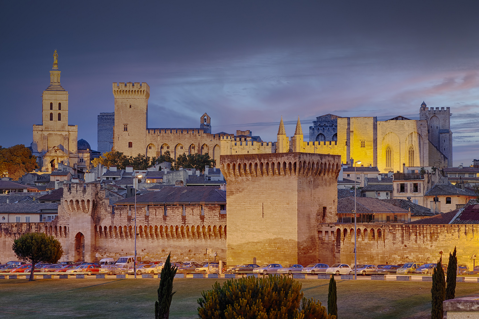 1300D-1302D Avignon Abendrot beleuchtet mit Papspalast