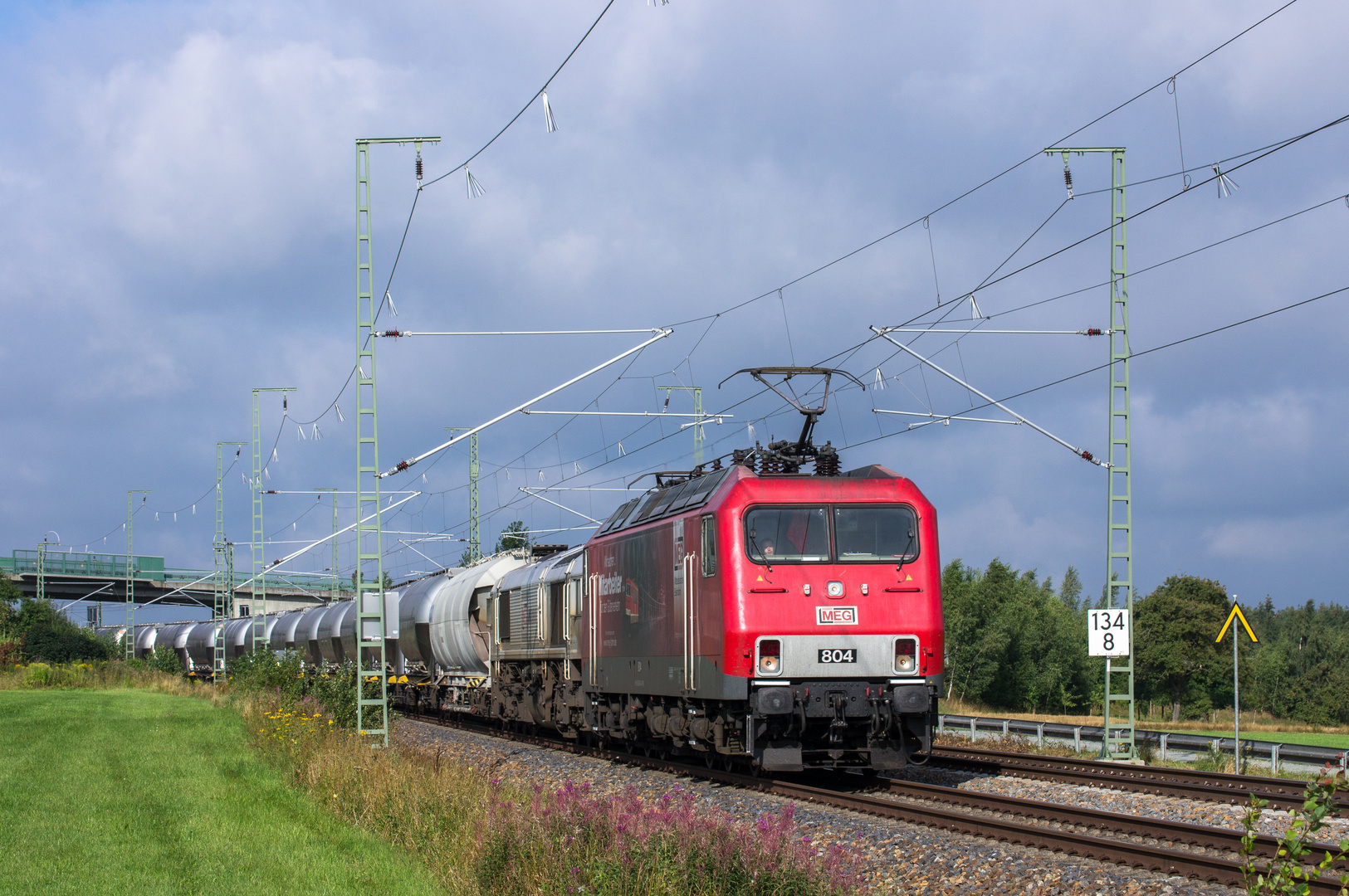 13.08.16 MEG 804  mit Claas  und Leerzementzug in Kornbach 