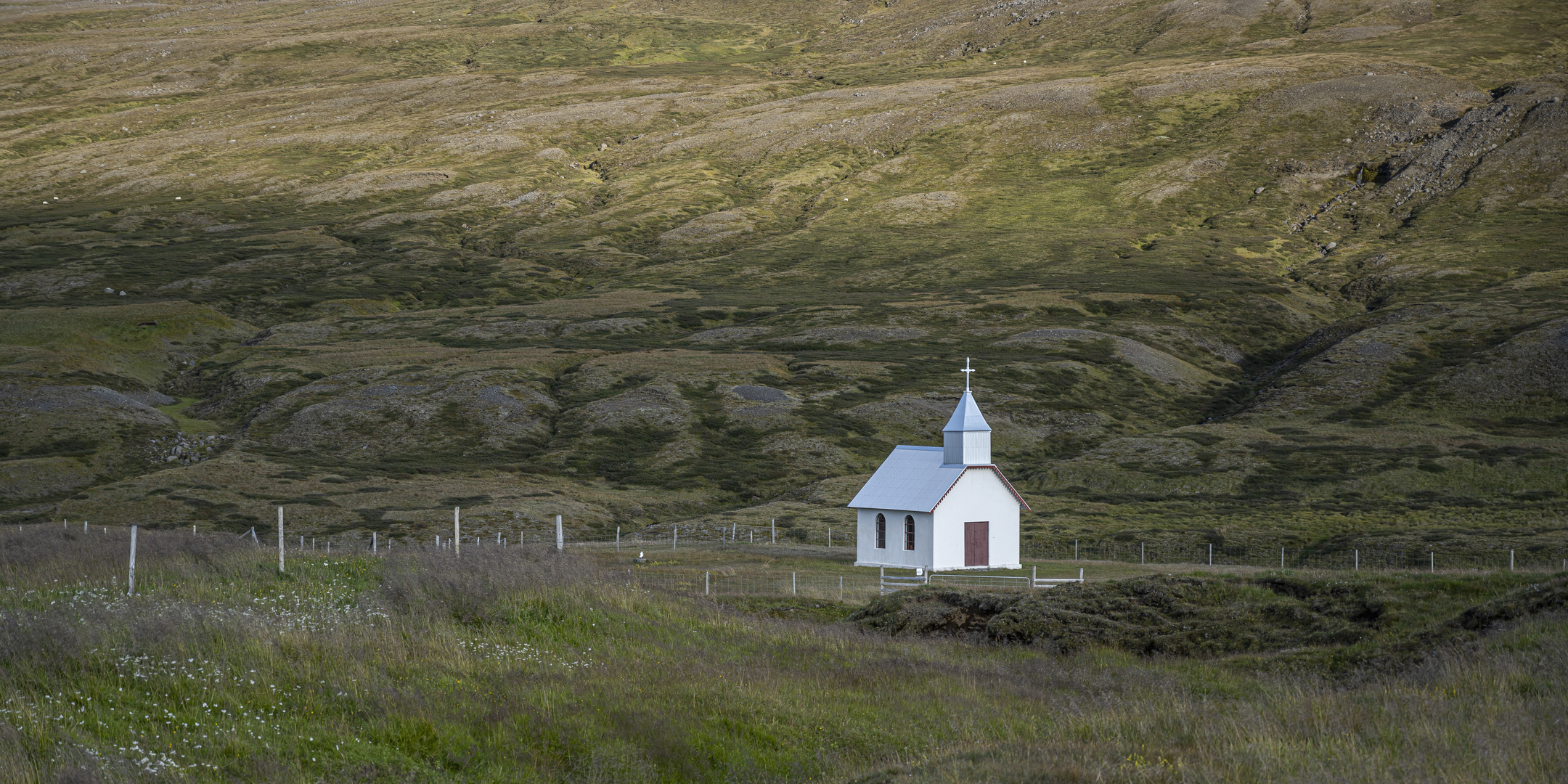 1327 Eiríksstaðirkirkja