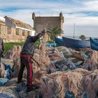 1356R Fischer mit Netzen und Booten in Essaouira Marokko