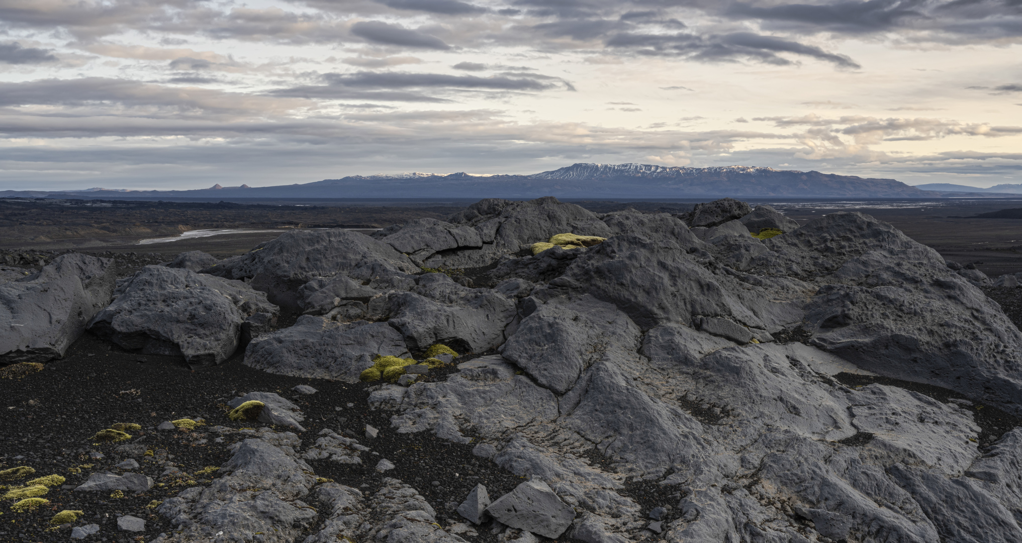 1390 Dyngjufjöll