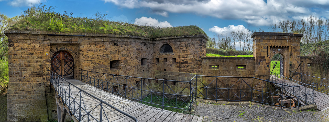 1395SC-98SC Fort C Minden Panorama