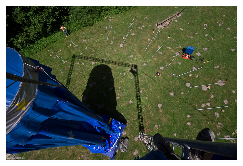 13meter über dem platz