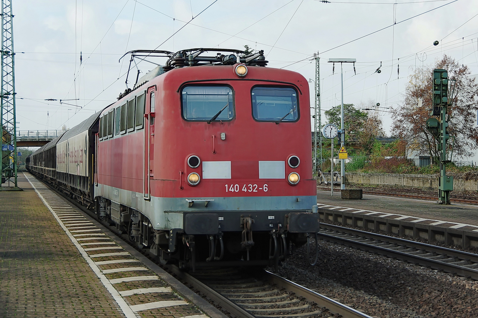 140 432 mit dem "Henkelzug"