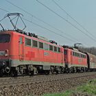 140 772-5 RBH 161 und 140 797-2 RBH 164 gemeinsam vor einem Ganzzug