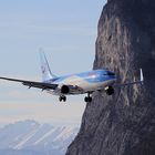 14.02.2014 -Thomson Airways -  Boeing 737 - an der Martinswand - bei Innsbruck