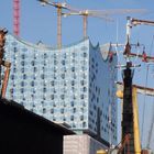 140731 - Krieger vor Elbphilharmonie