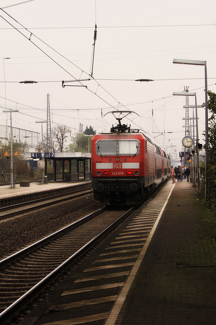 143 076 als Schublok für RB75 nach Aschaffenburg