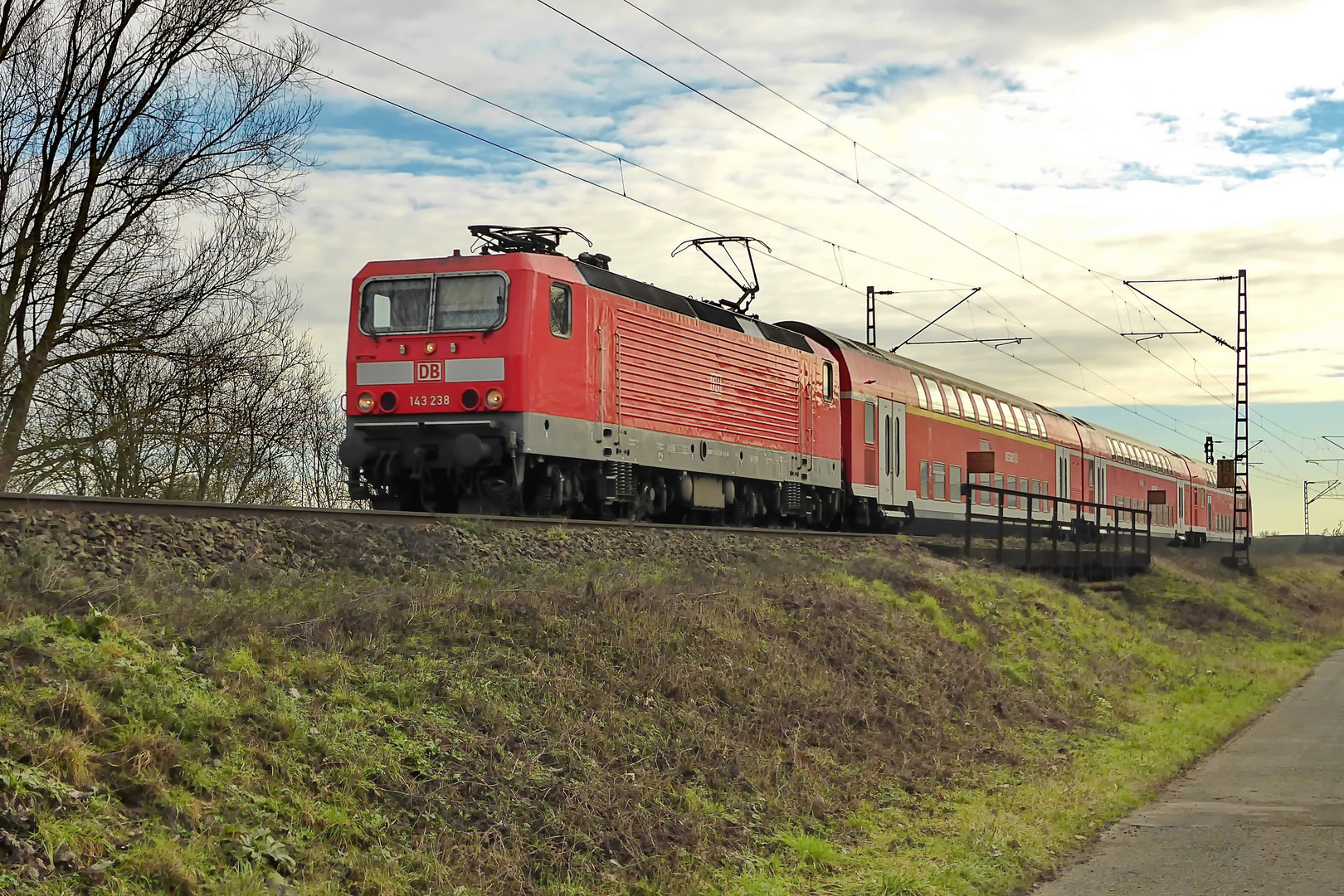 143 238 DB als RB 75 nach Wiesbaden