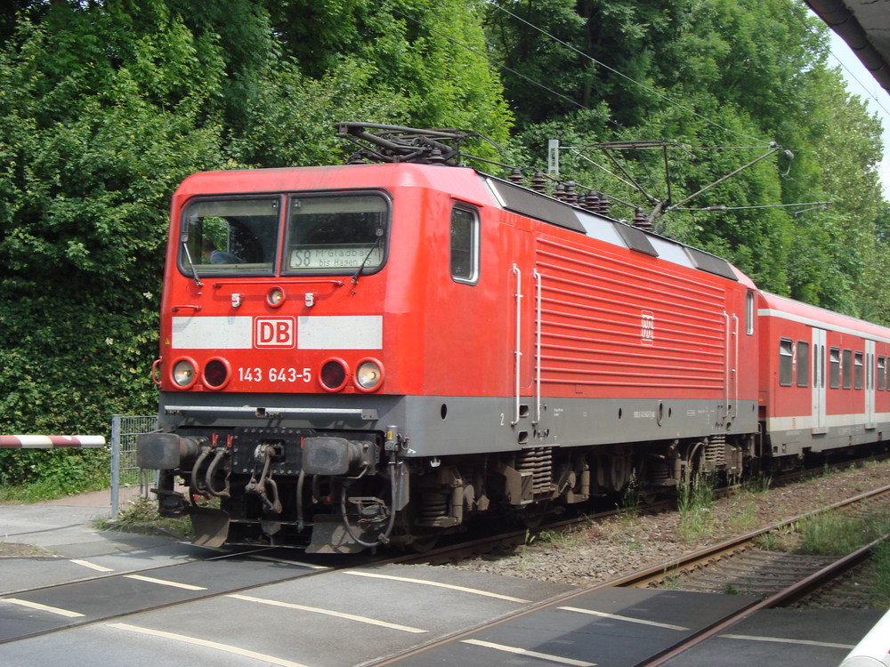 143 6435 im Haltepunkt DortmundKruckel Foto & Bild eisenbahn