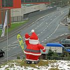 14:37 Uhr: Hallo Leute kauft frisch geschlagene Weihnachtsbäume!