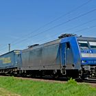 145-CL 202 mit einem Containerzug