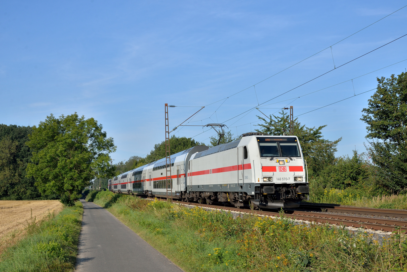 146 570-7 mit IC2 am 25.08.21 in Nordbögge