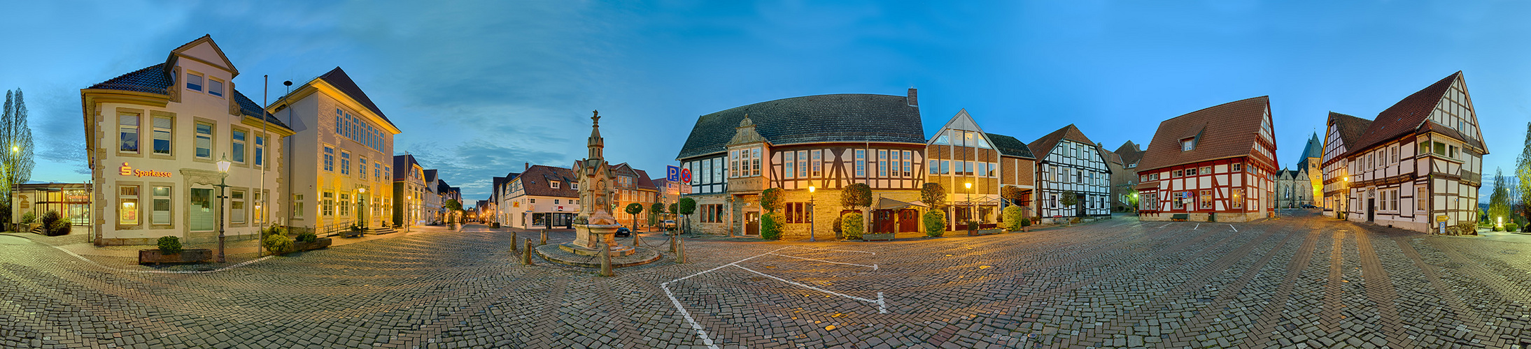 1477T-1511T Marktplatz Obernkirchen beleuchtet  Panorama 360 Grad