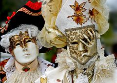 1494....masques de Venise à "Paris-bastille"