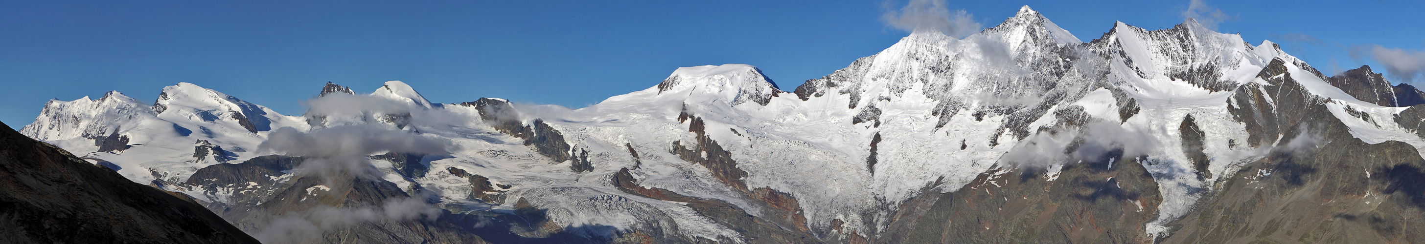 15 Viertausender in der klassischen Sicht auf Allalin-und Mischabelgruppe bei MonteRosa Einbeziehung