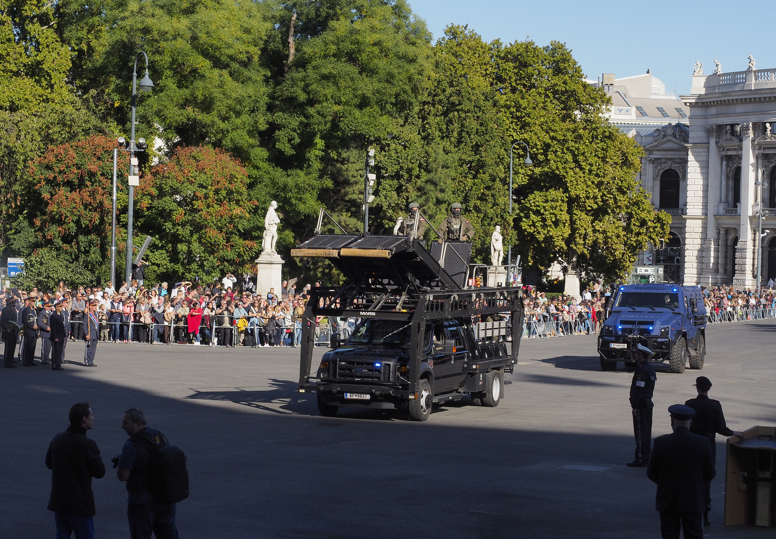 150 Jahre Polizei Parade am Rathausplatz in Wien