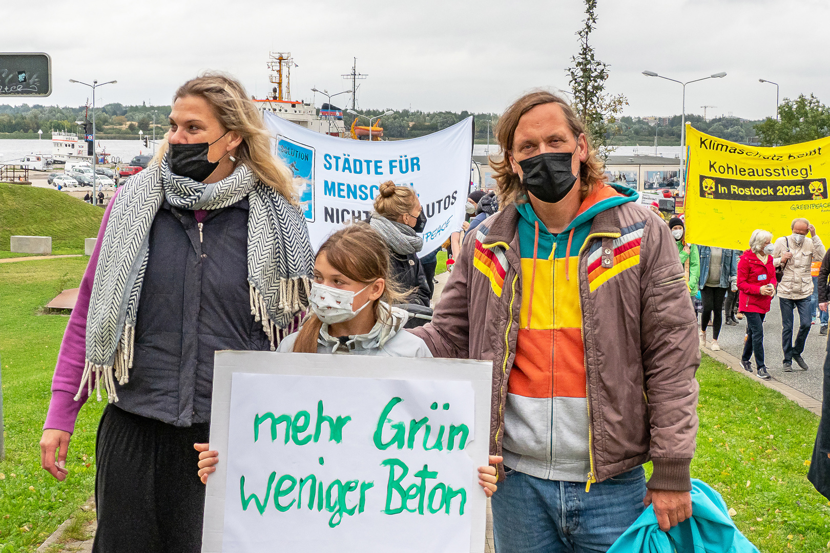 1500 Menschen beim Klimastreik von Fridays for Future in Rostock