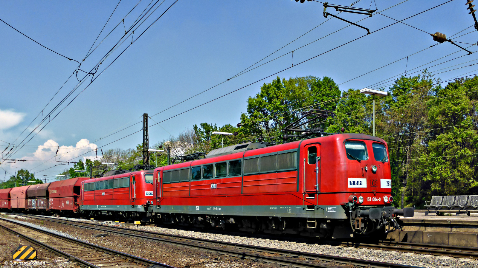 151 004-3 RHB 268 und ? mit einem Ganzzug