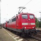 151 012-2 und151 073-4 DB gemeinsam vor einem Ganzzug